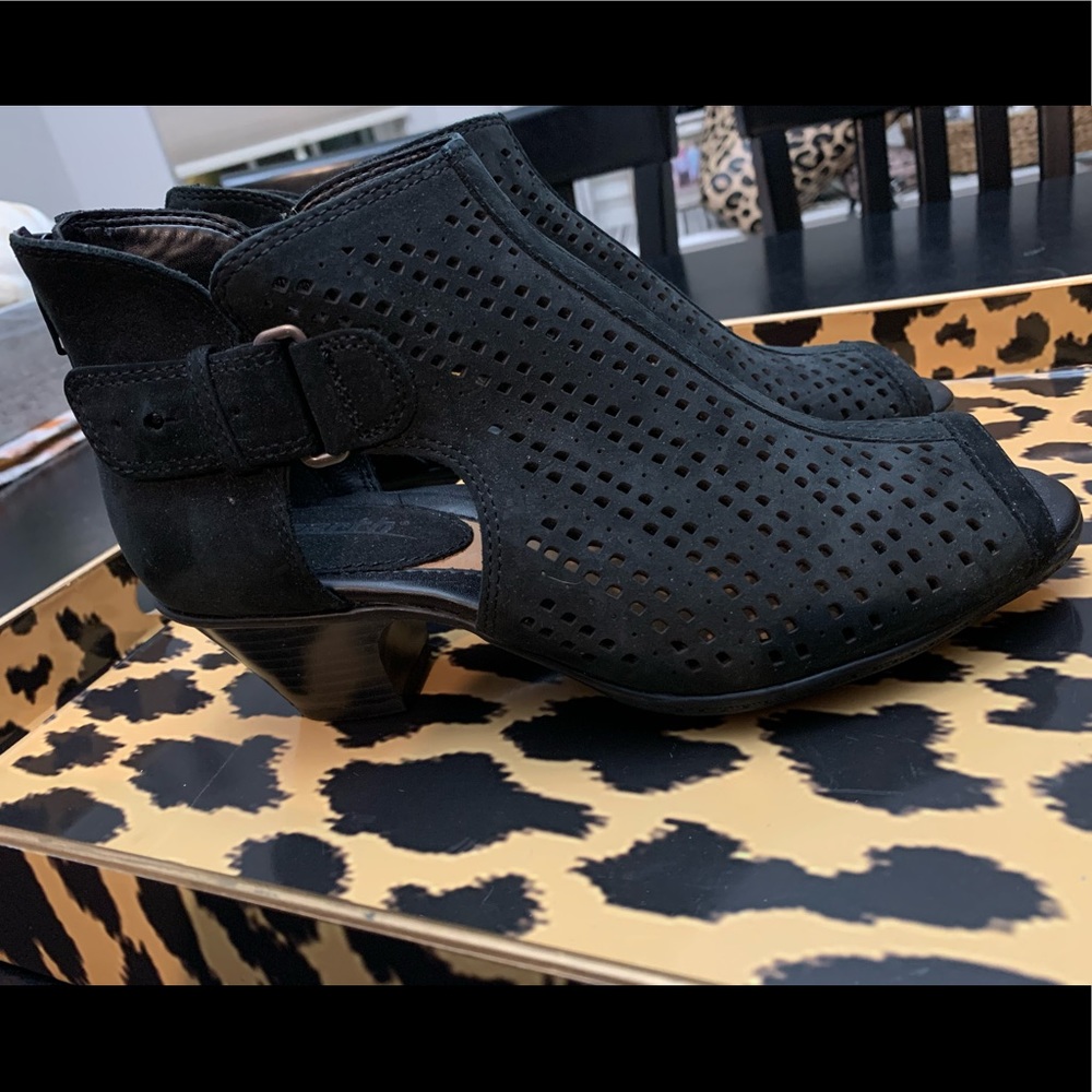 Earth Origins peep toe bootie